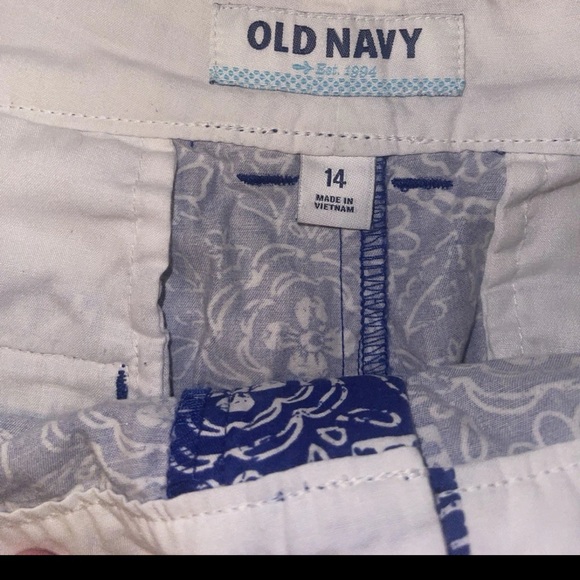 Old Navy Womens shorts blue patterned size 14 - Picture 2 of 3